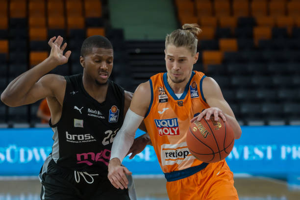 负的不仅是 负的不仅是